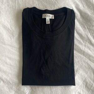 Cos cleancut T shirt black size M